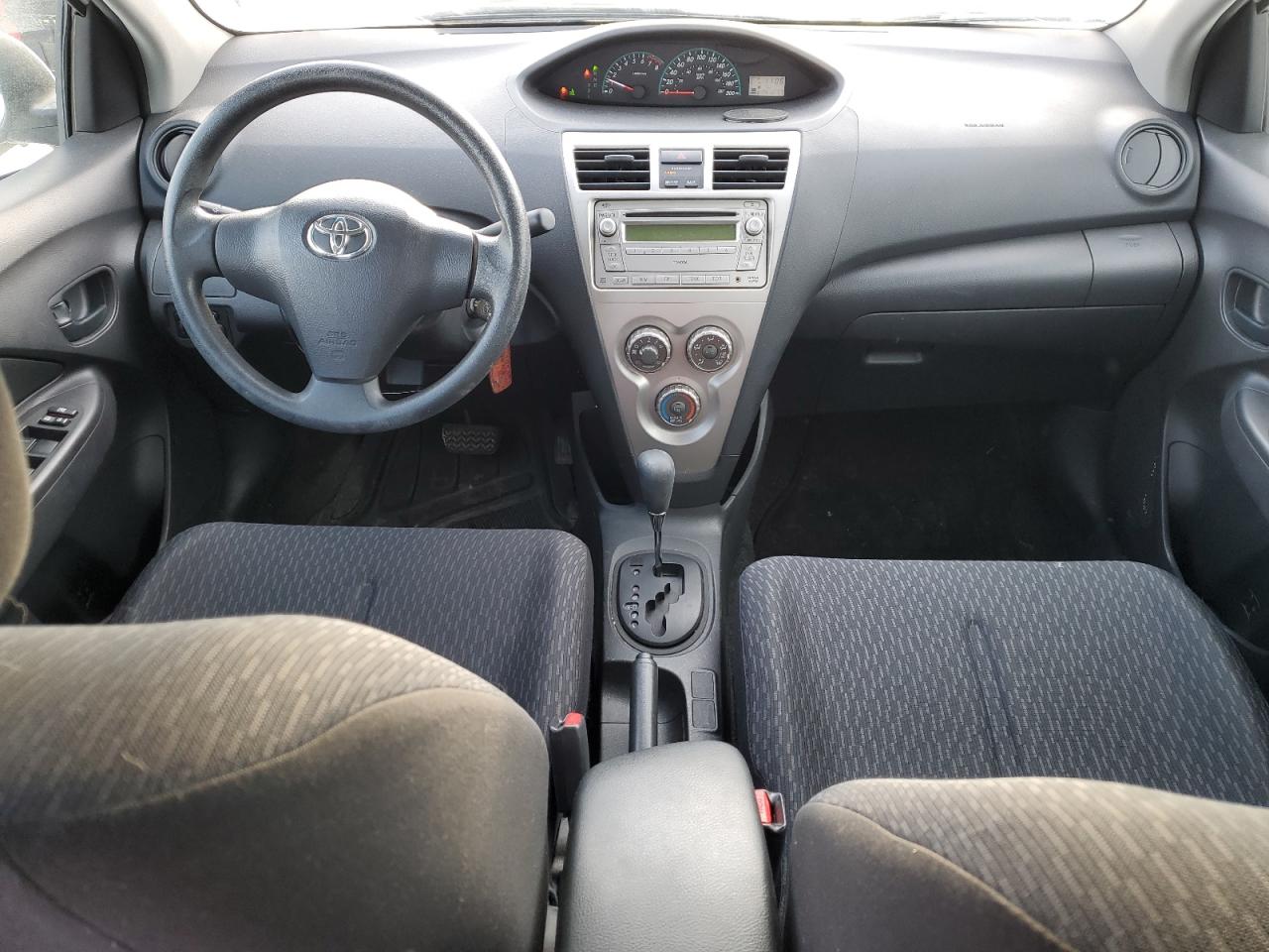 2009 Toyota Yaris - Image 8