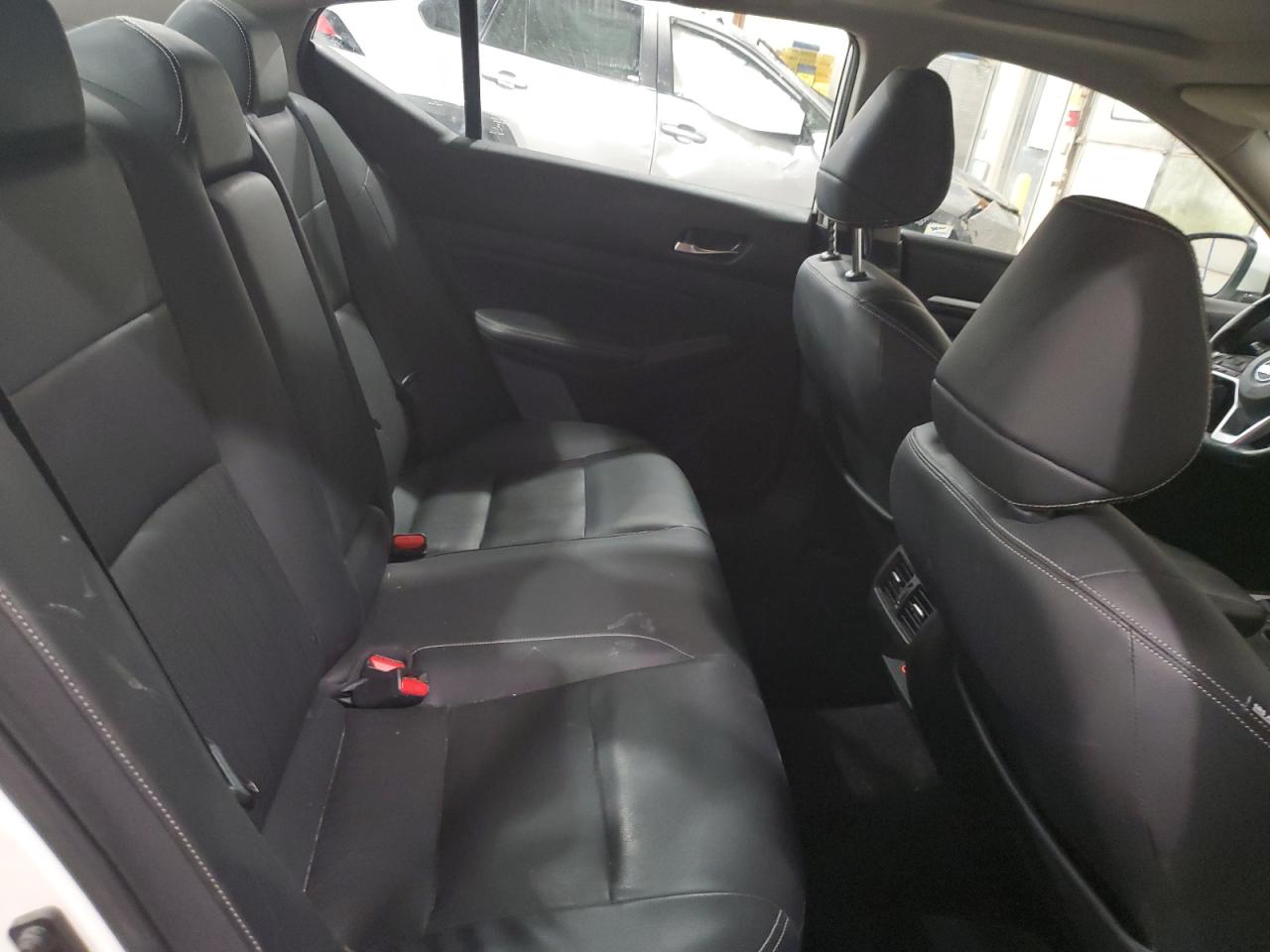 2019 Nissan Altima - Image 10