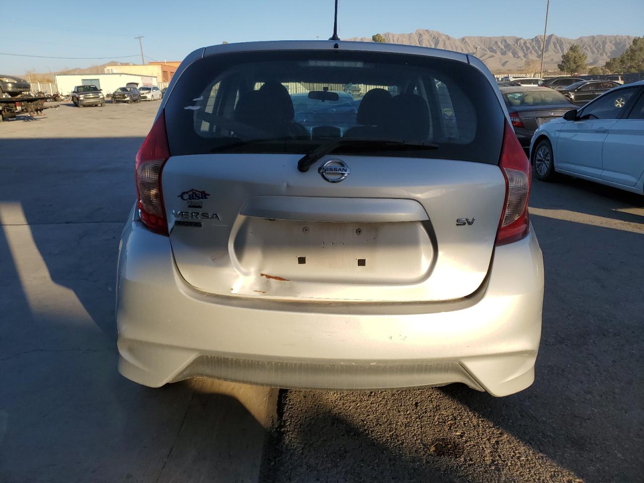 VIN 3N1CE2CP6HL381597 2017 NISSAN VERSA no.6