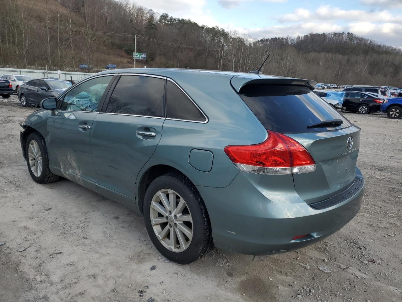 2011 Toyota Venza - Image 2