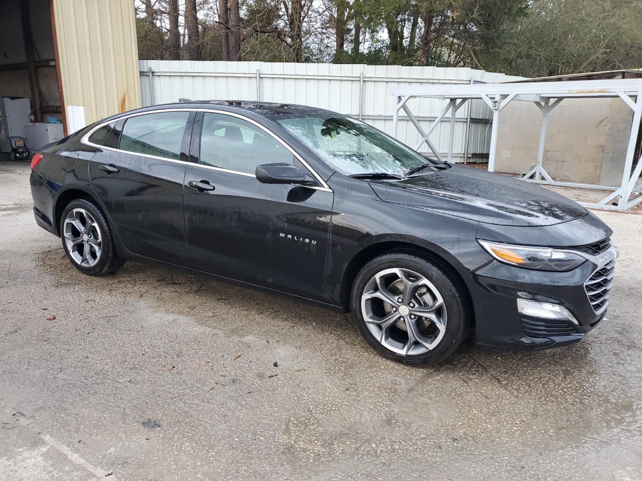 2023 Chevrolet Malibu - Image 4