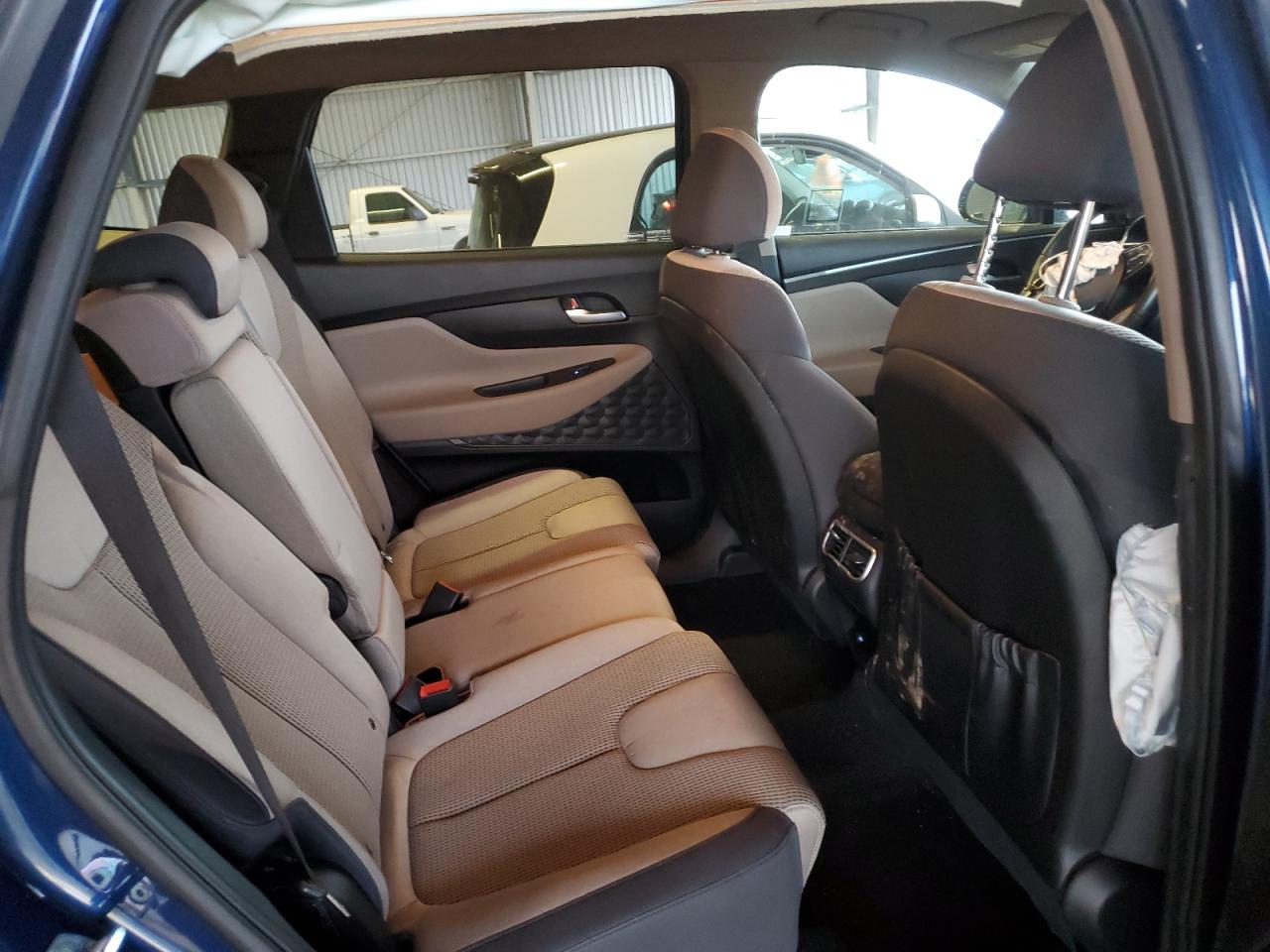 2023 Hyundai Santa Fe - Image 11