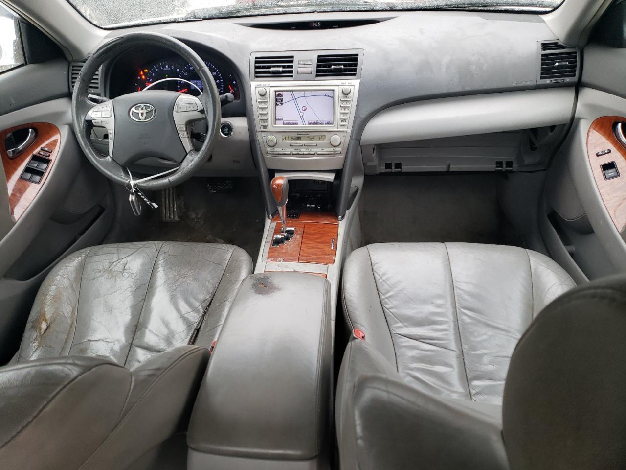 2010 Toyota Camry - Image 8