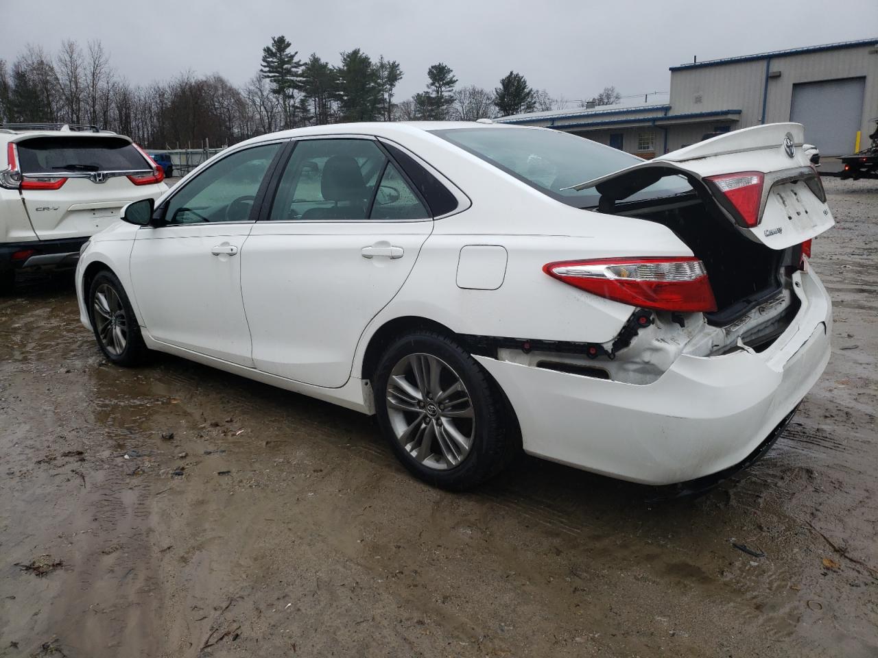 VIN 4T1BF1FKXGU563884 2016 TOYOTA CAMRY no.2