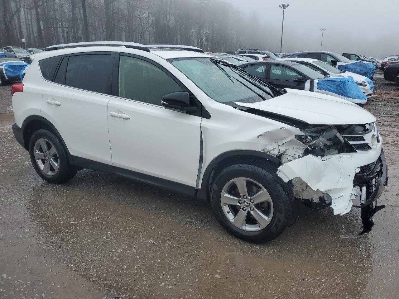 VIN JTMRFREV3FD164357 2015 TOYOTA RAV4 no.4