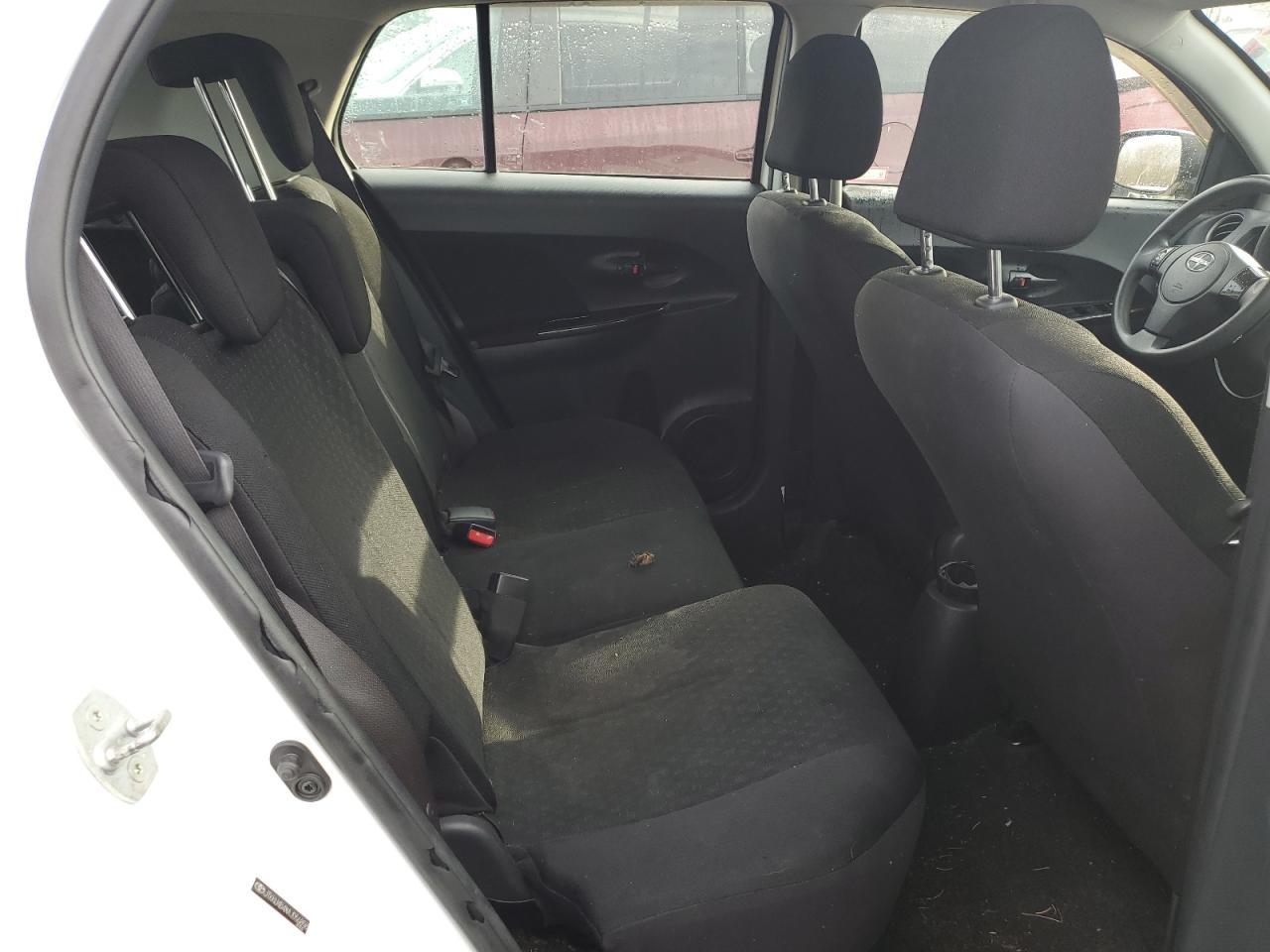 2010 Scion xD - Image 10