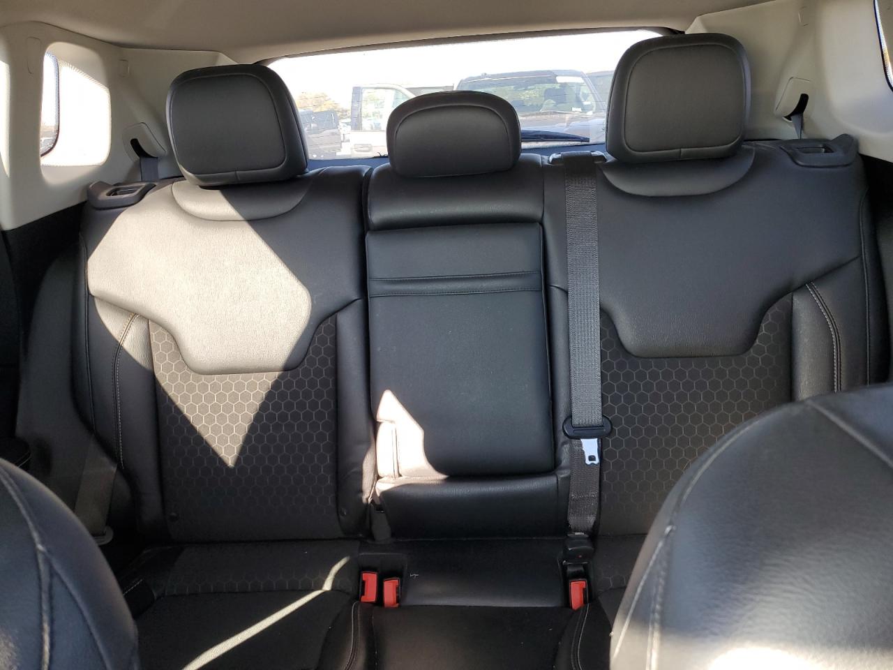 2018 Jeep Compass - Image 10