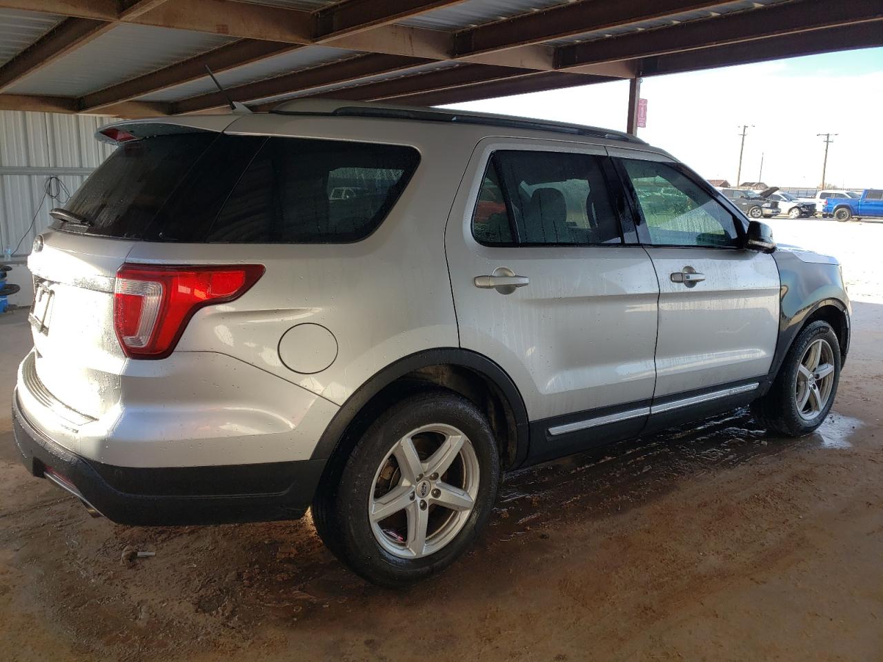 2018 Ford Explorer - Image 3