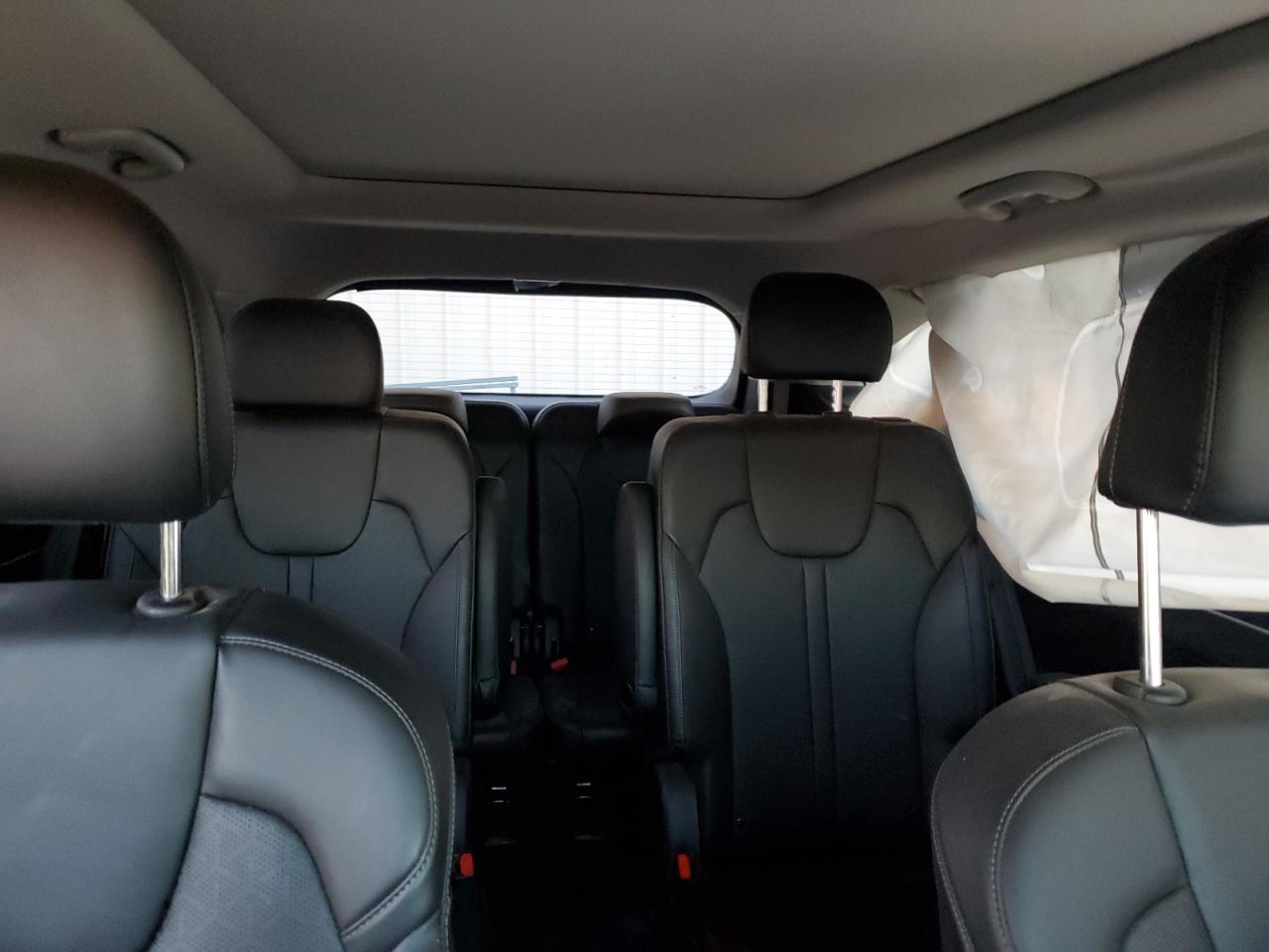 2023 Kia Sorento - Image 10