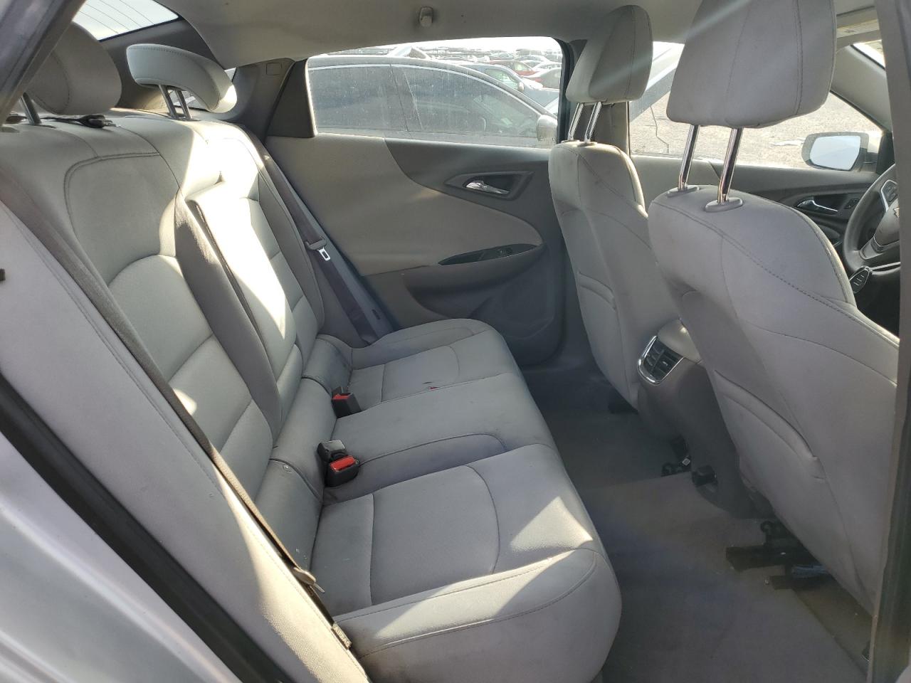 2016 Chevrolet Malibu - Image 10