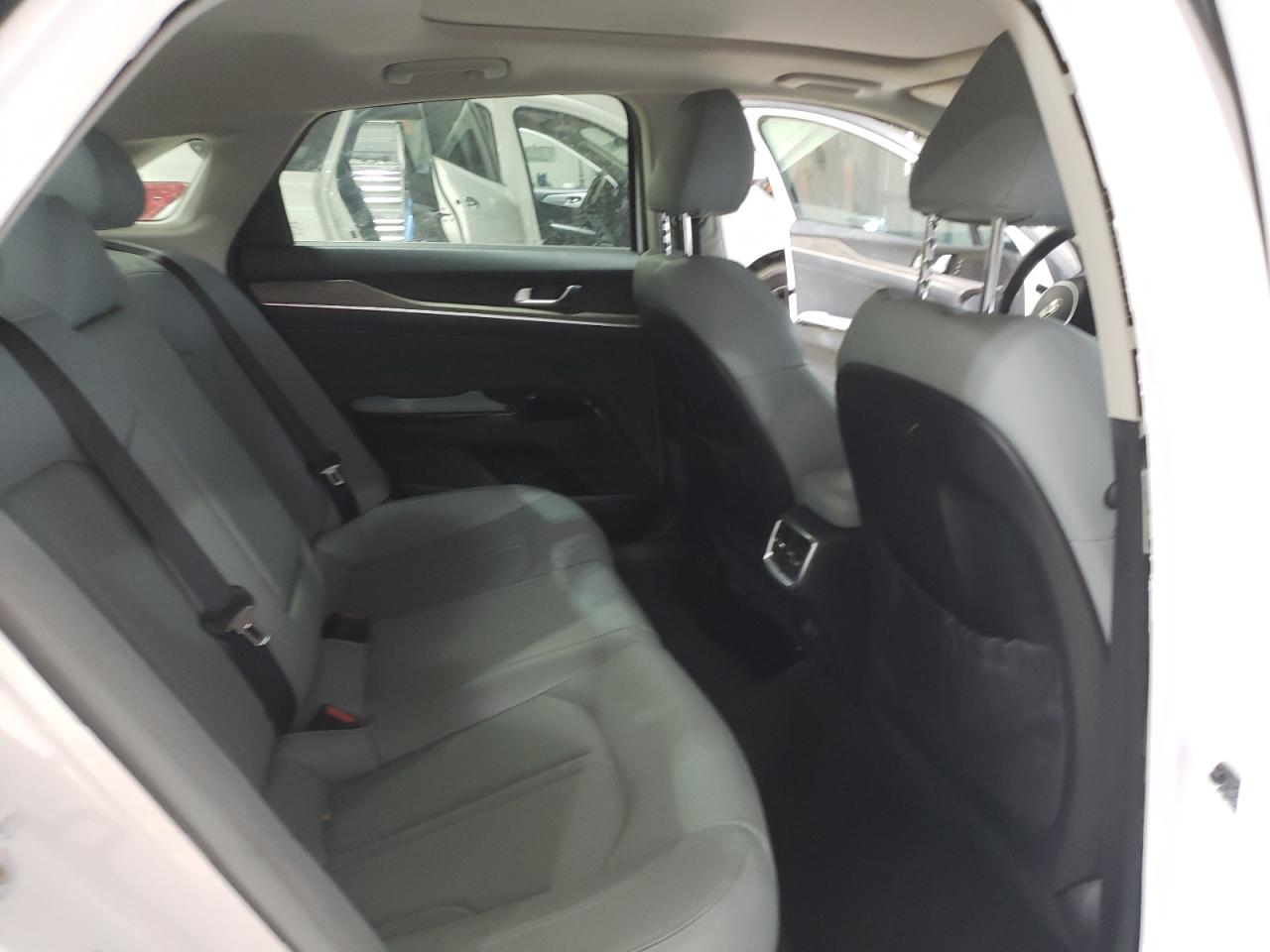2021 Kia K5 - Image 11