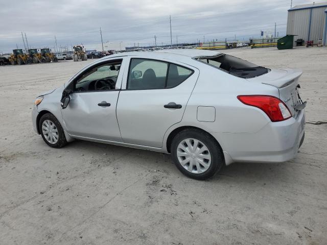  NISSAN VERSA 2018 Сріблястий