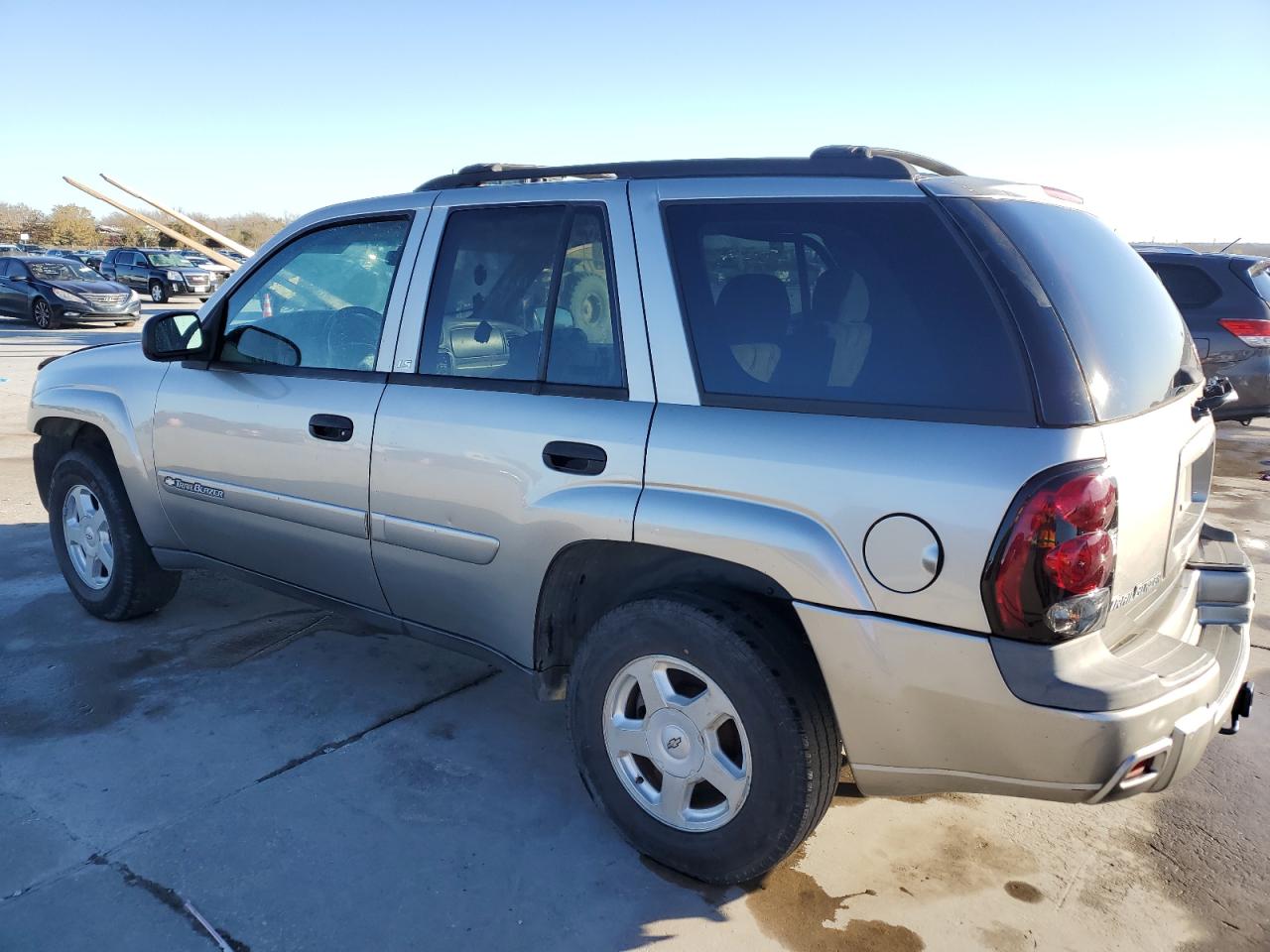 2002 Chevrolet TrailBlazer - Image 2
