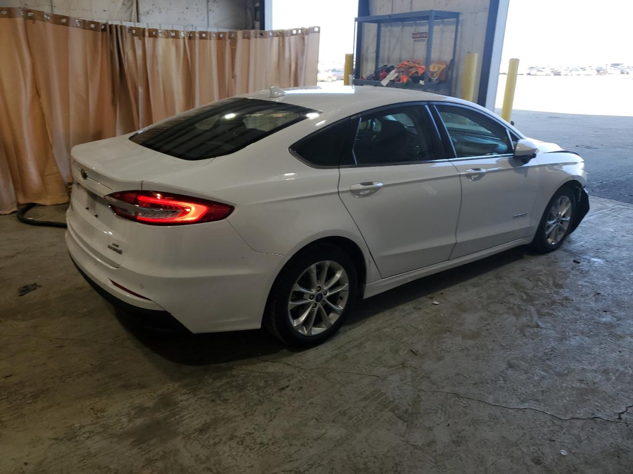 VIN 3FA6P0LU3KR135924 2019 FORD FUSION no.3