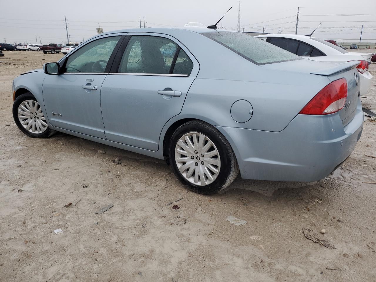 2010 Mercury Milan - Image 2