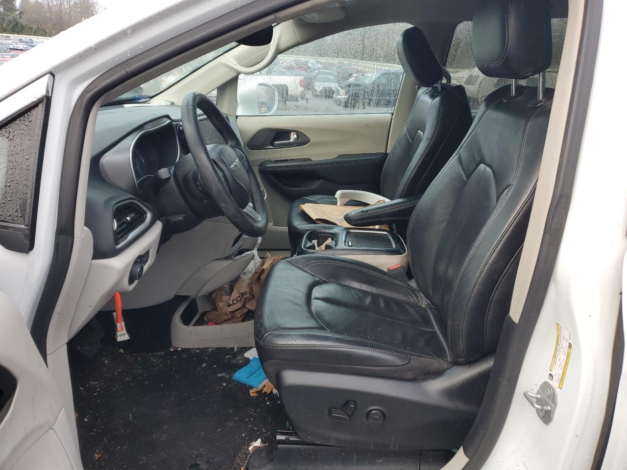 2022 Chrysler Pacifica - Image 7