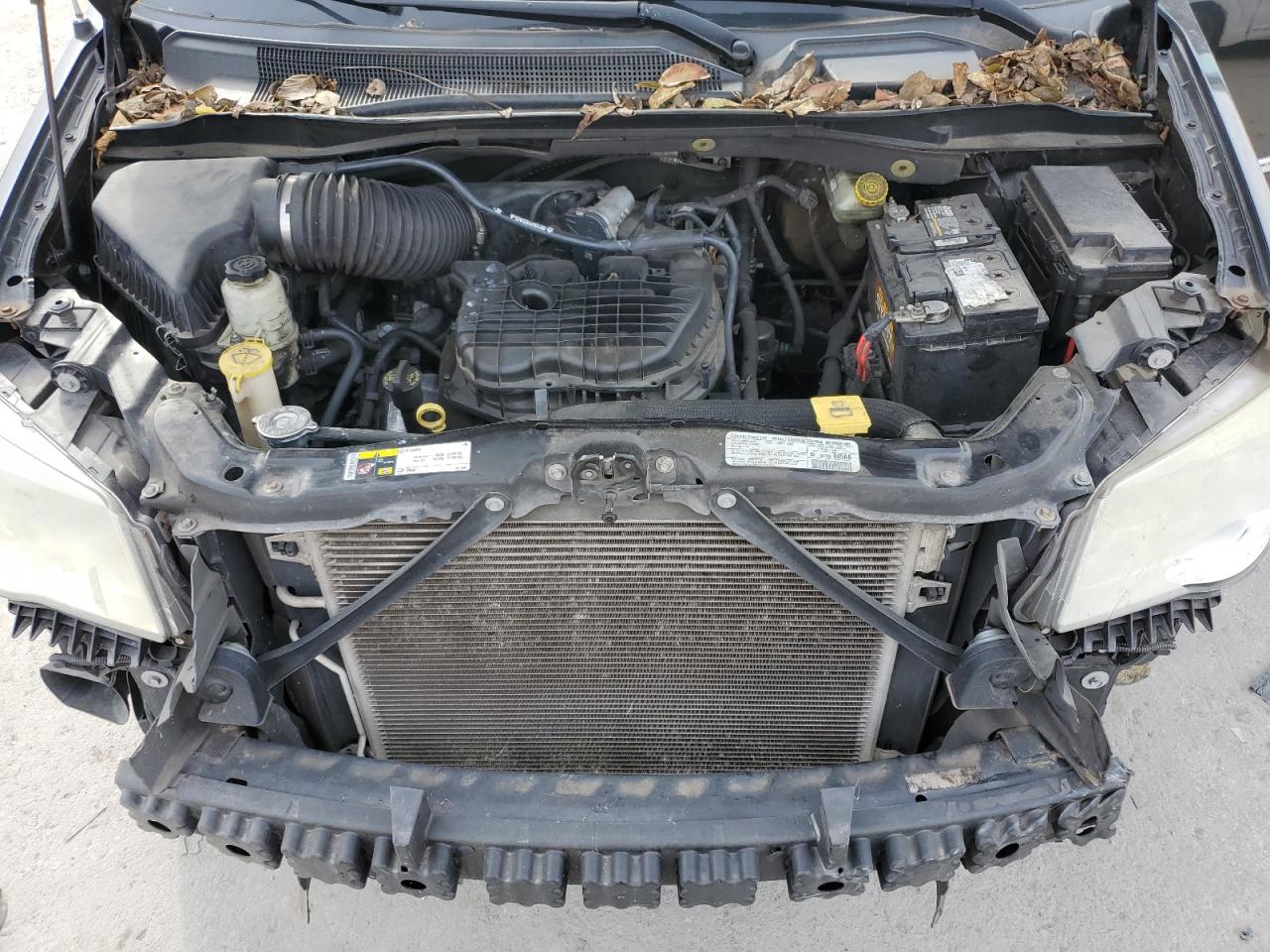 2013 Chrysler Town & Country - Image 14