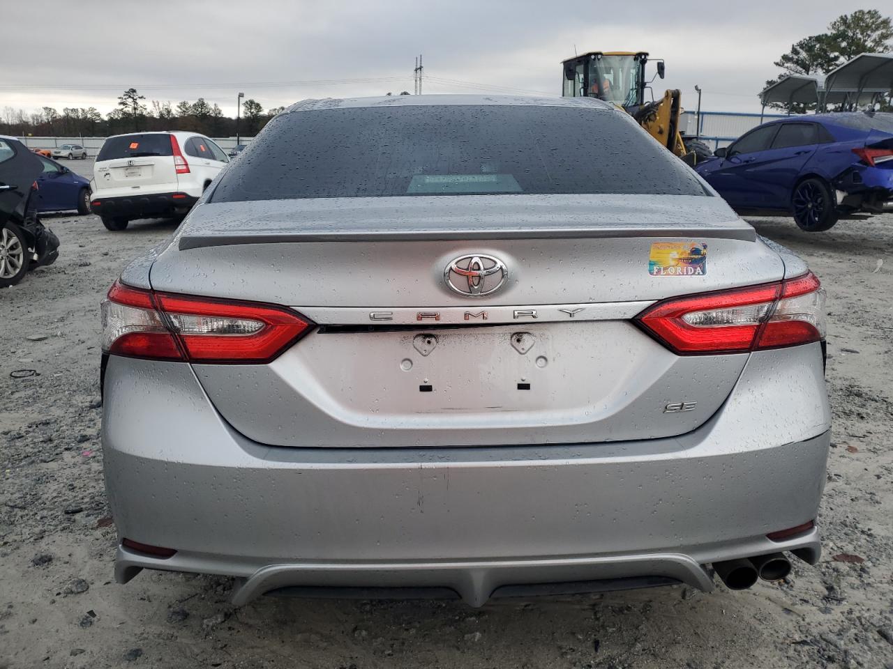 VIN 4T1B11HKXJU135624 2018 TOYOTA CAMRY no.6