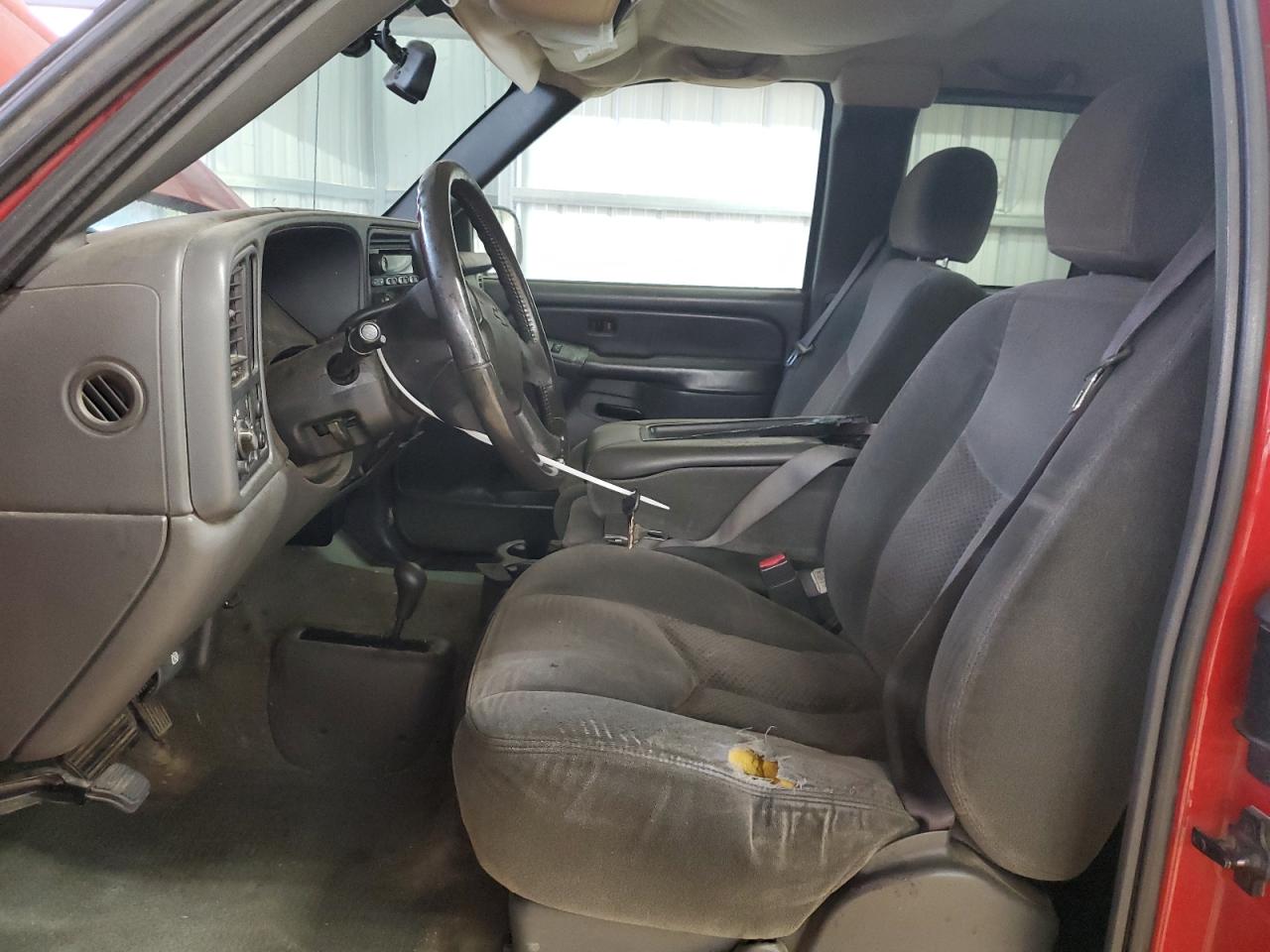 2004 Chevrolet Silverado - Image 7