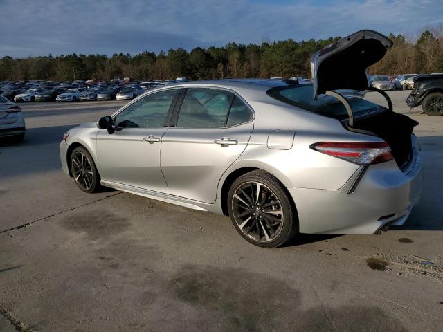  TOYOTA CAMRY 2018 Srebrny