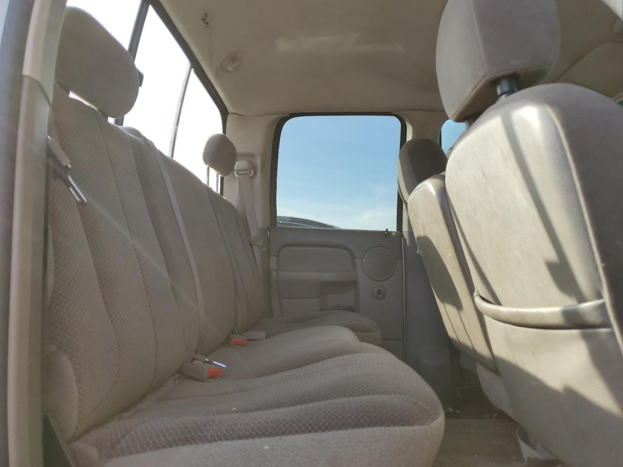 2004 Dodge RAM - Image 10