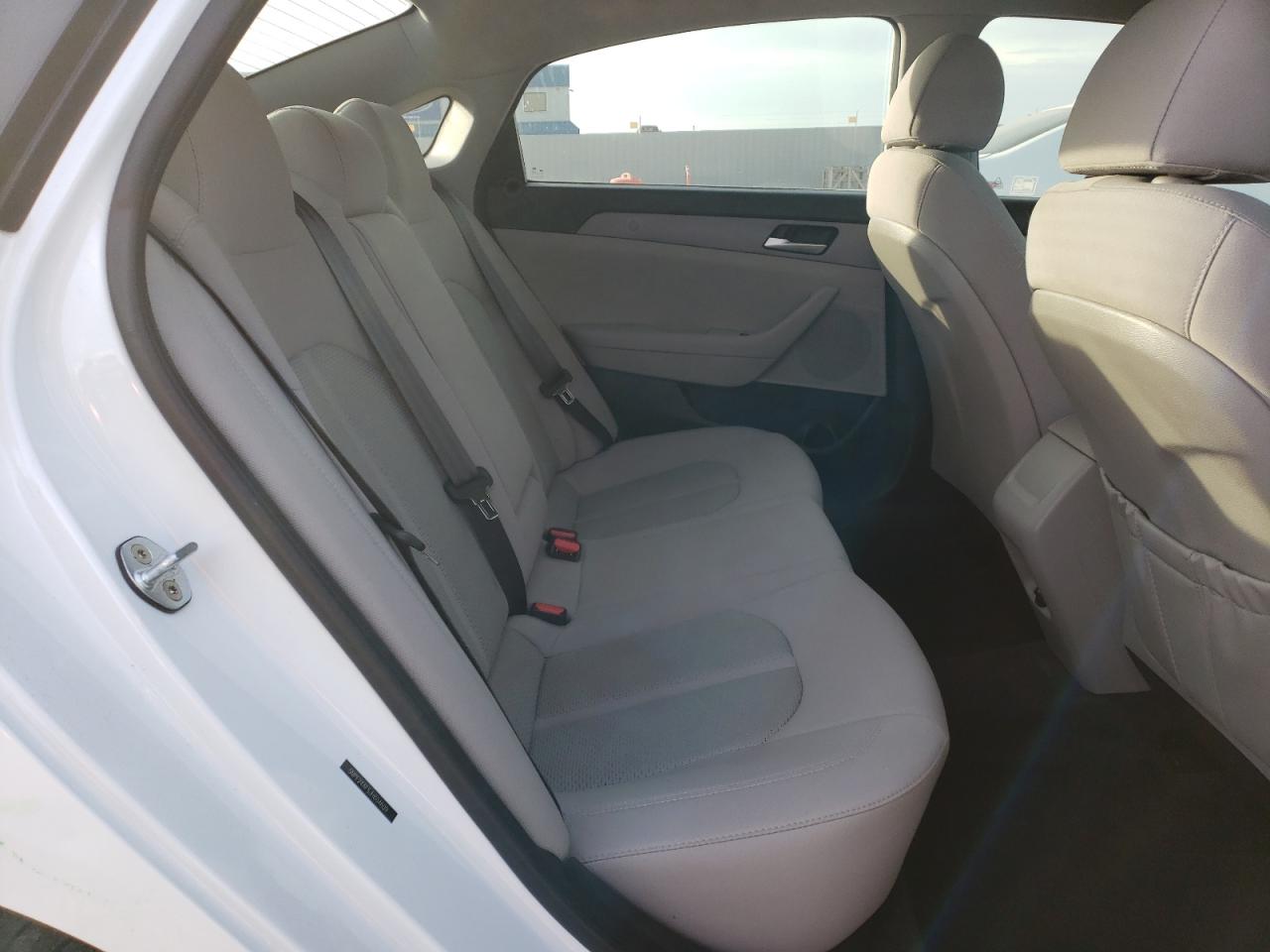 2018 Hyundai Sonata - Image 10