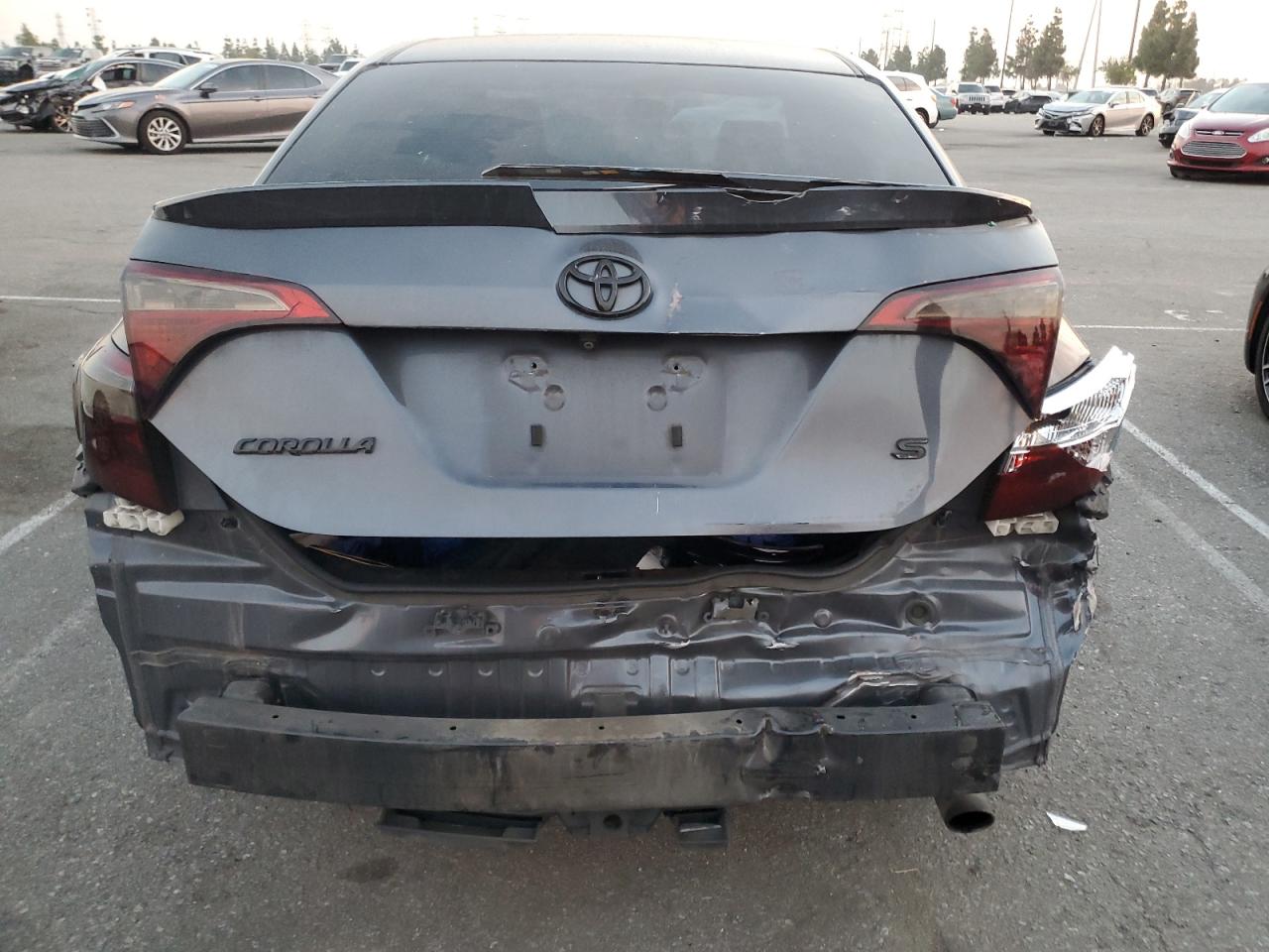 2015 Toyota Corolla L VIN: 5YFBURHE4FP285379 Lot: 83064624