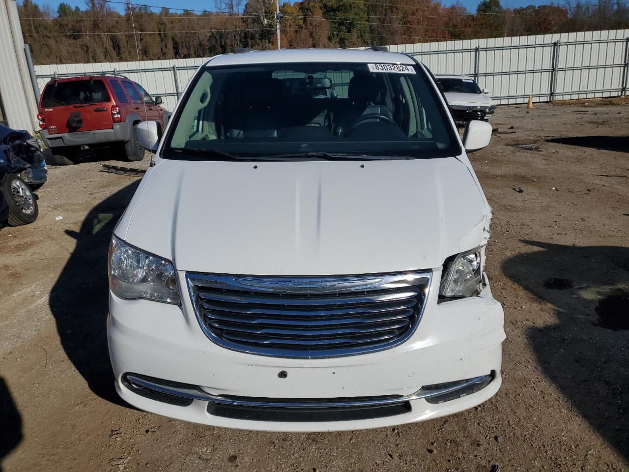 2015 Chrysler Town & Country - Image 5