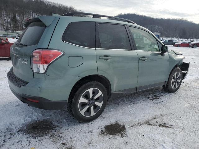  SUBARU FORESTER 2017 Зеленый