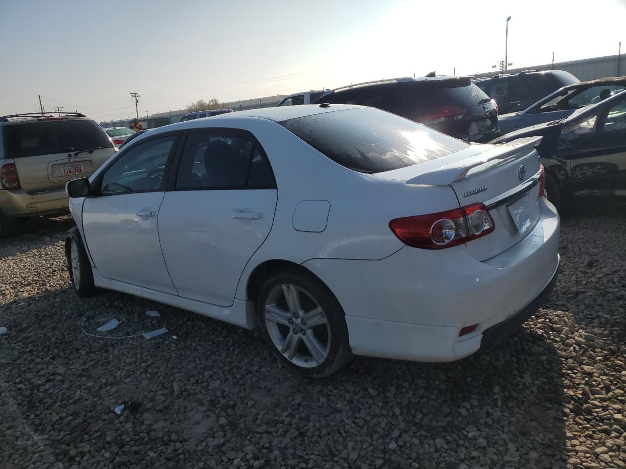 VIN 5YFBU4EE2DP185284 2013 TOYOTA COROLLA no.2