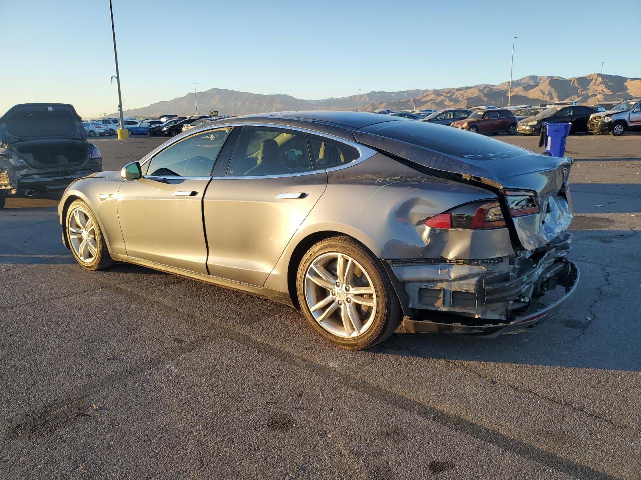 VIN 5YJSA1AG6DFP08770 2013 TESLA MODEL S no.2