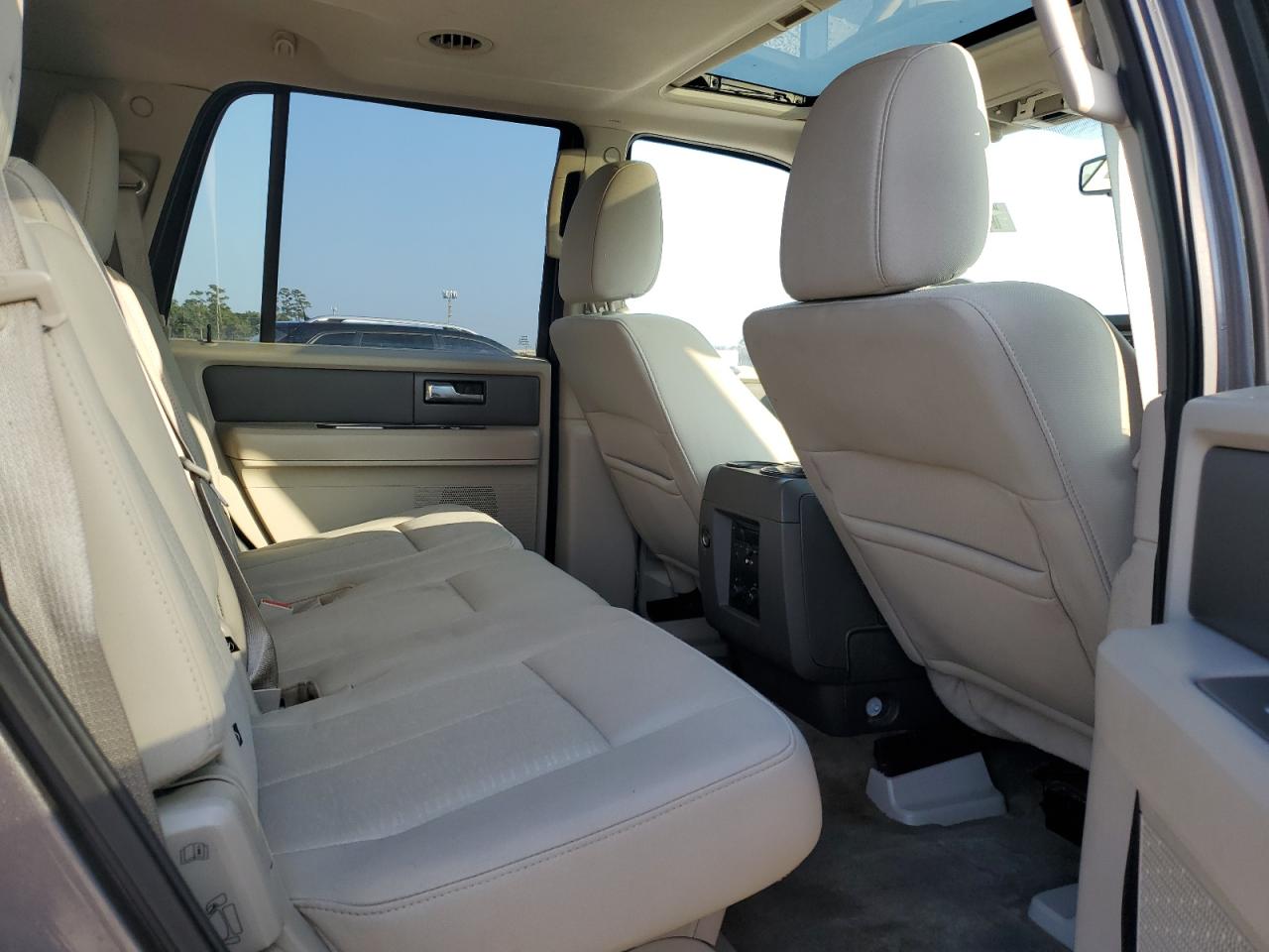 2012 Ford Expedition - Image 11