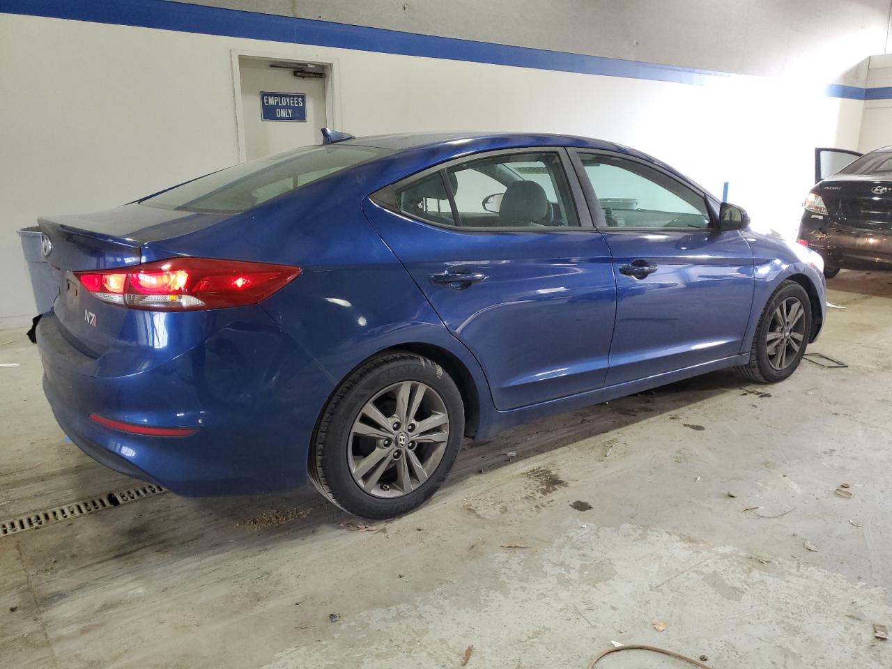 VIN 5NPD84LF0HH036447 2017 HYUNDAI ELANTRA no.3