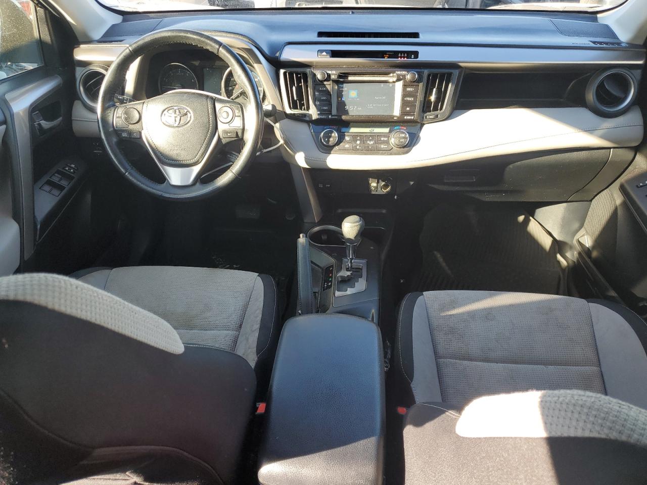 VIN JTMRFREV4HJ163514 2017 TOYOTA RAV4 no.8