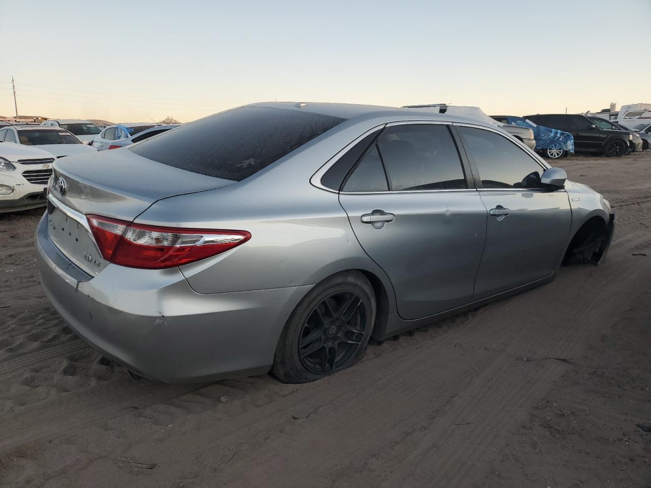 VIN 4T1BD1FK4HU220687 2017 TOYOTA CAMRY no.3