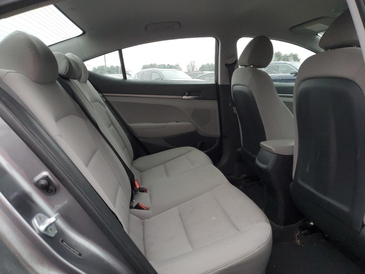 2018 Hyundai Elantra - Image 10
