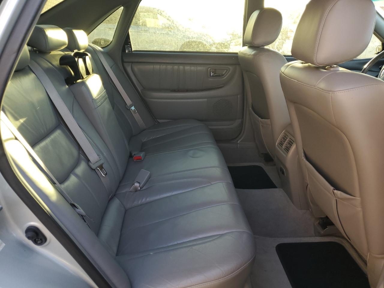 2002 Toyota Avalon - Image 10