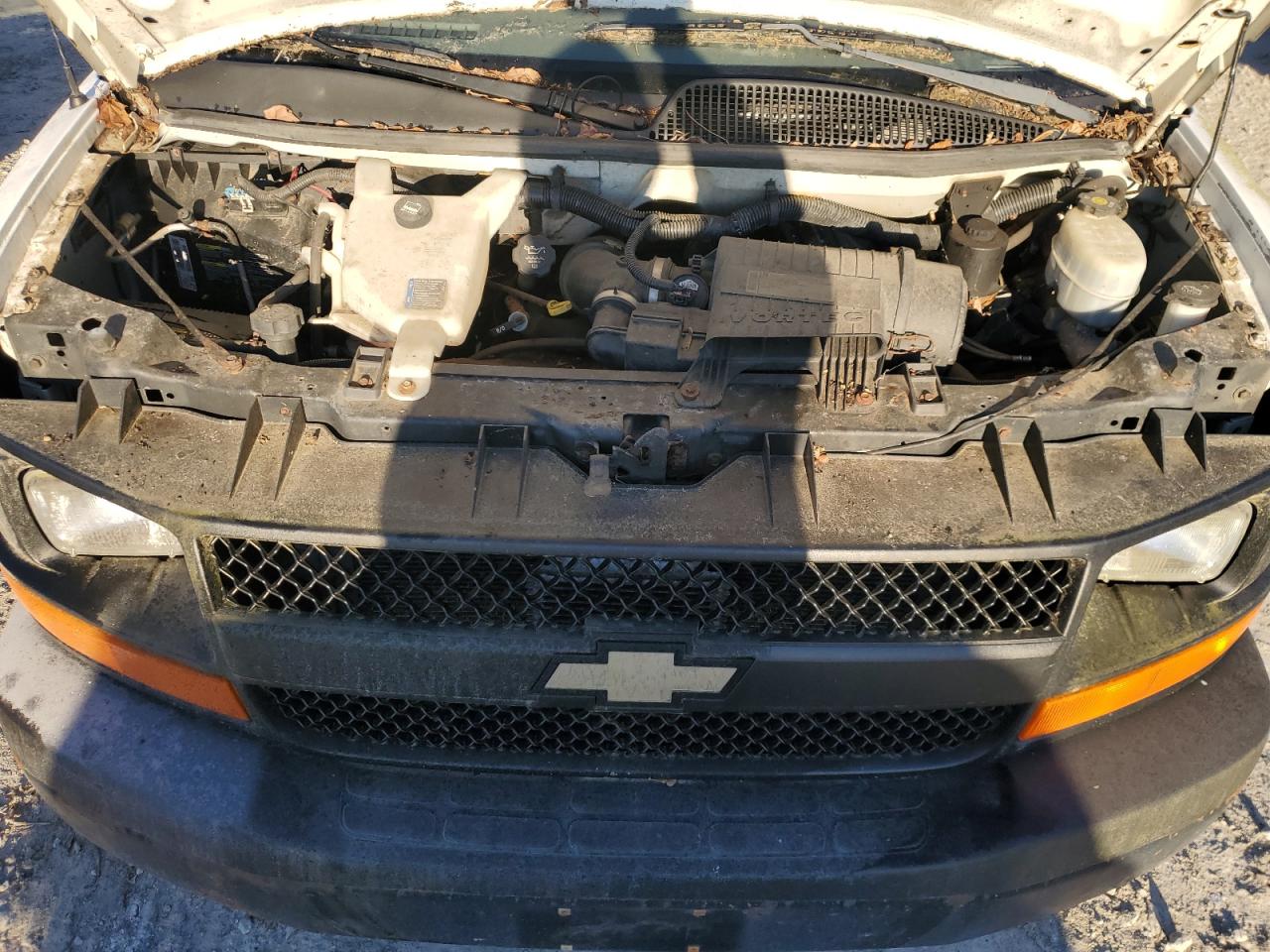 2011 Chevrolet Express - Image 11