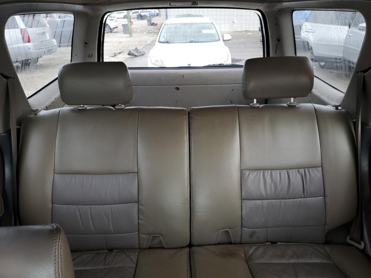 2002 Toyota 4Runner - Image 10