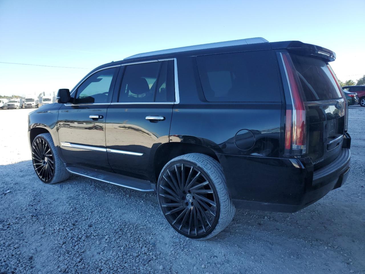 VIN 1GYS3BKJ9GR380439 2016 CADILLAC ESCALADE no.2