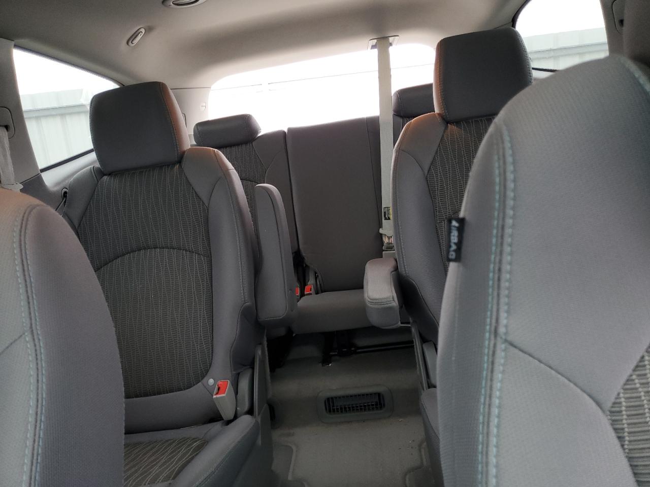 2014 Chevrolet Traverse - Image 10