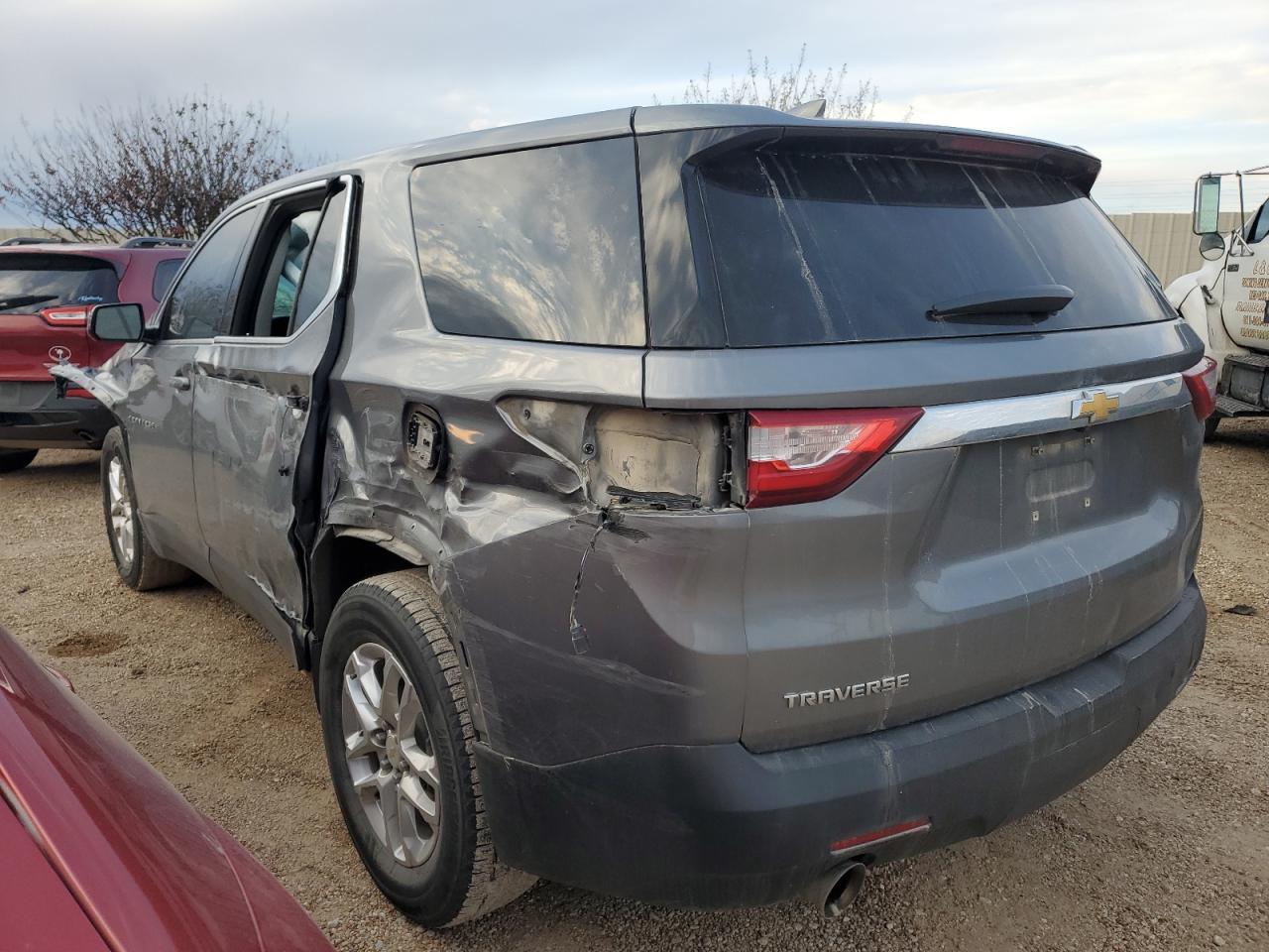2019 Chevrolet Traverse - Image 2