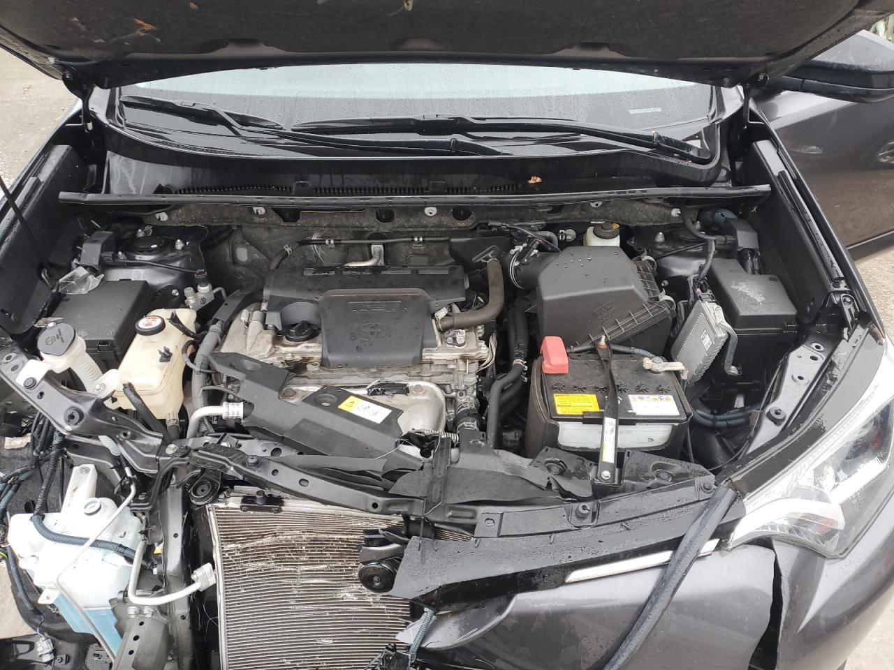 2017 Toyota RAV 4 - Image 12