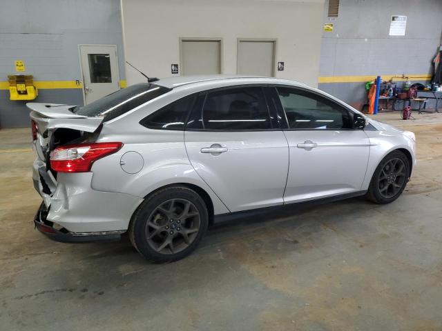 Sedans FORD FOCUS 2014 Silver