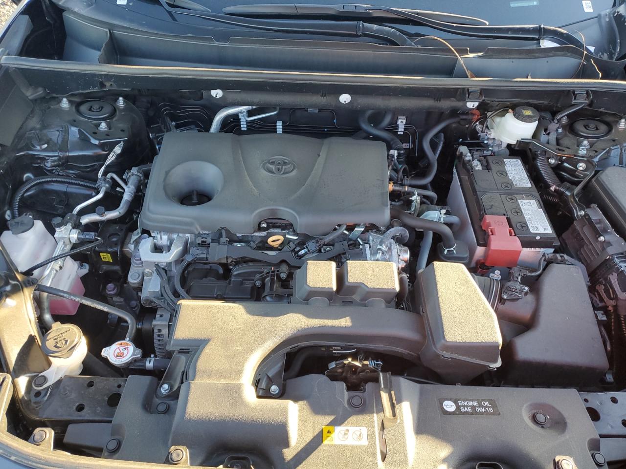 2024 Toyota RAV 4 - Image 12