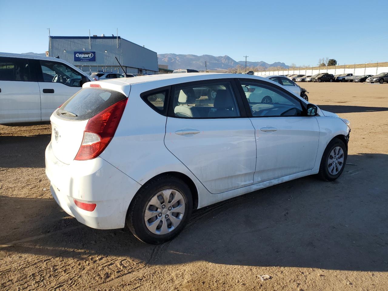 VIN KMHCT5AE6HU307586 2017 HYUNDAI ACCENT no.3