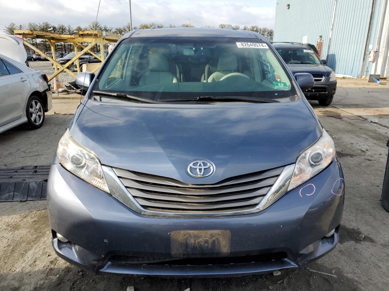 2014 Toyota Sienna - Image 5