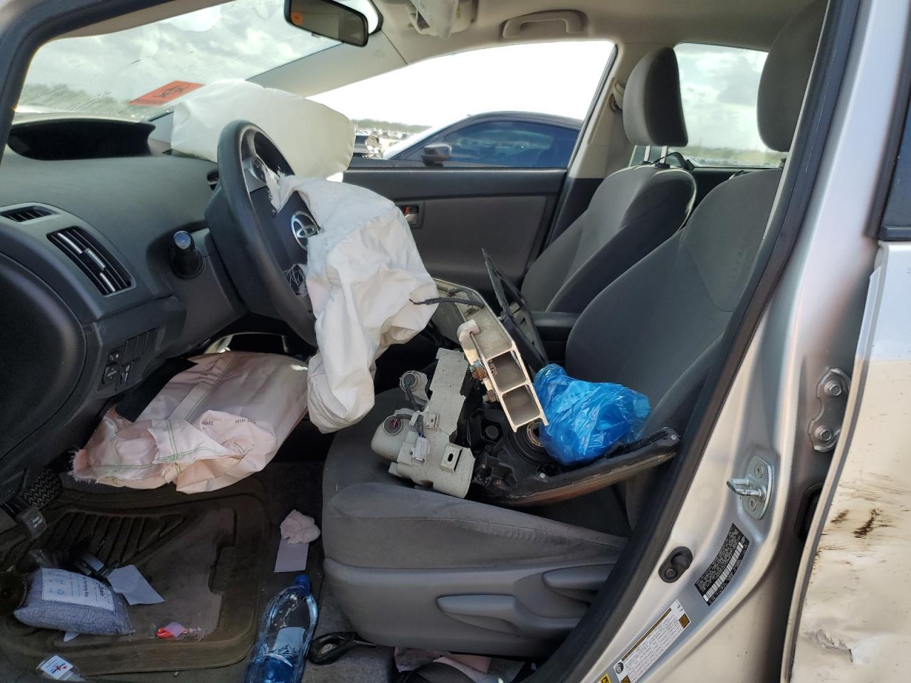 2012 Toyota Prius - Image 7