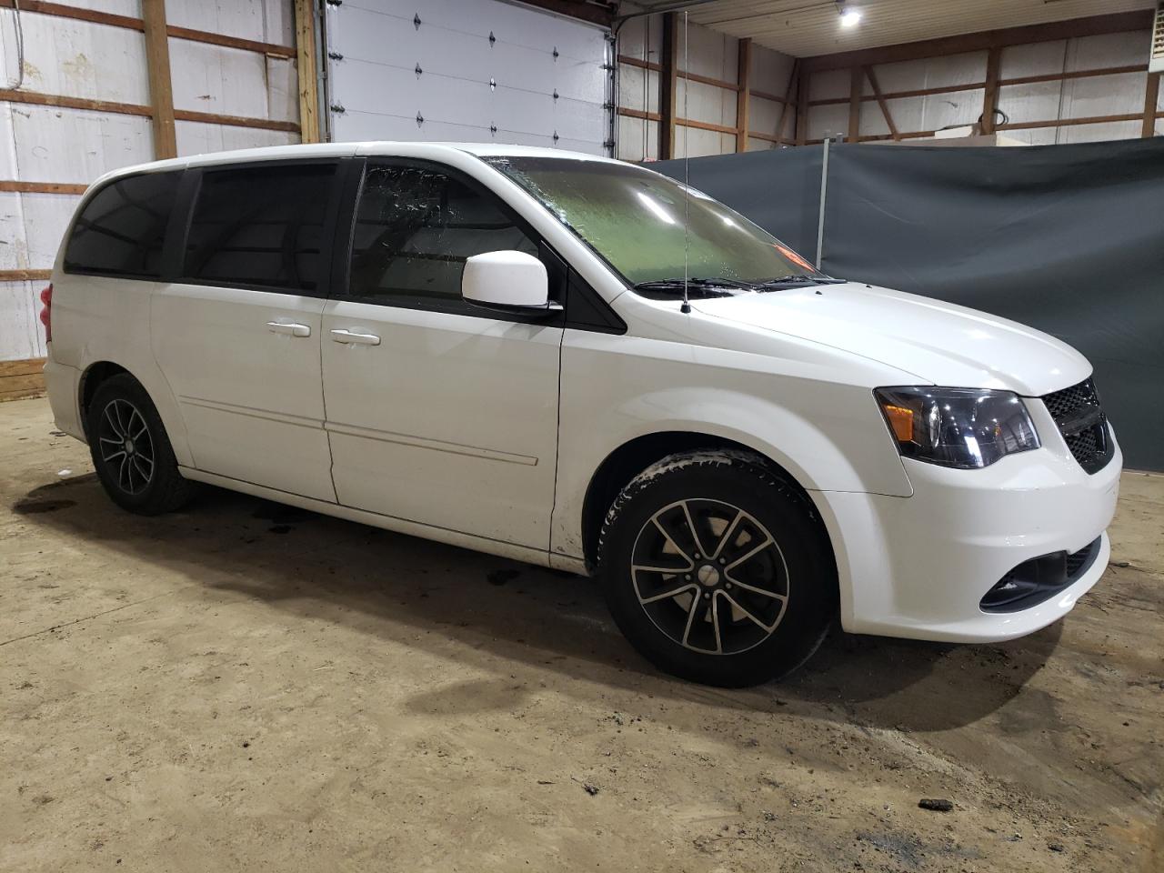 2015 Dodge Caravan - Image 4