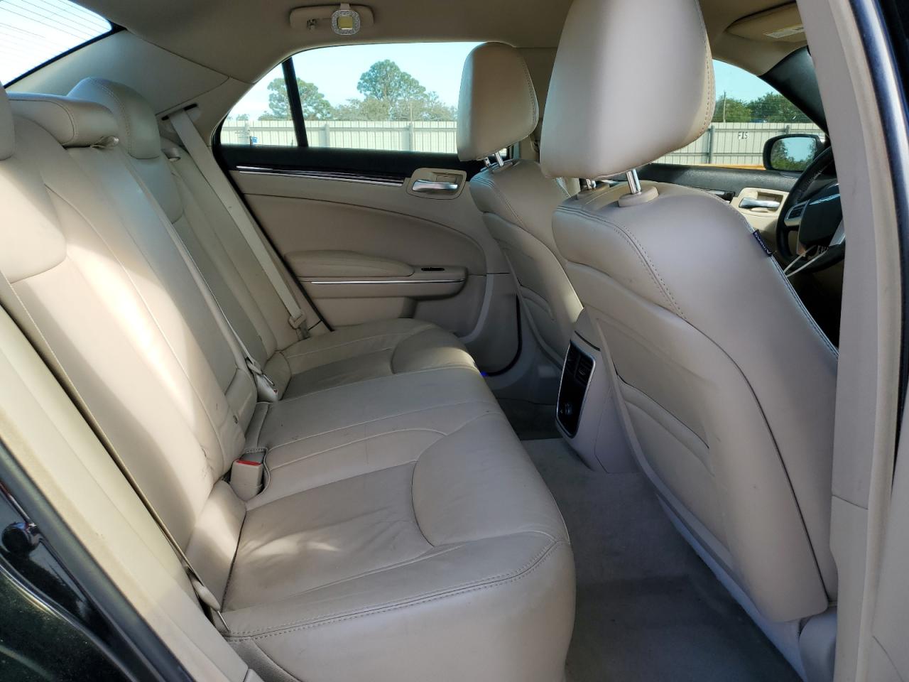 2012 Chrysler 300 - Image 10
